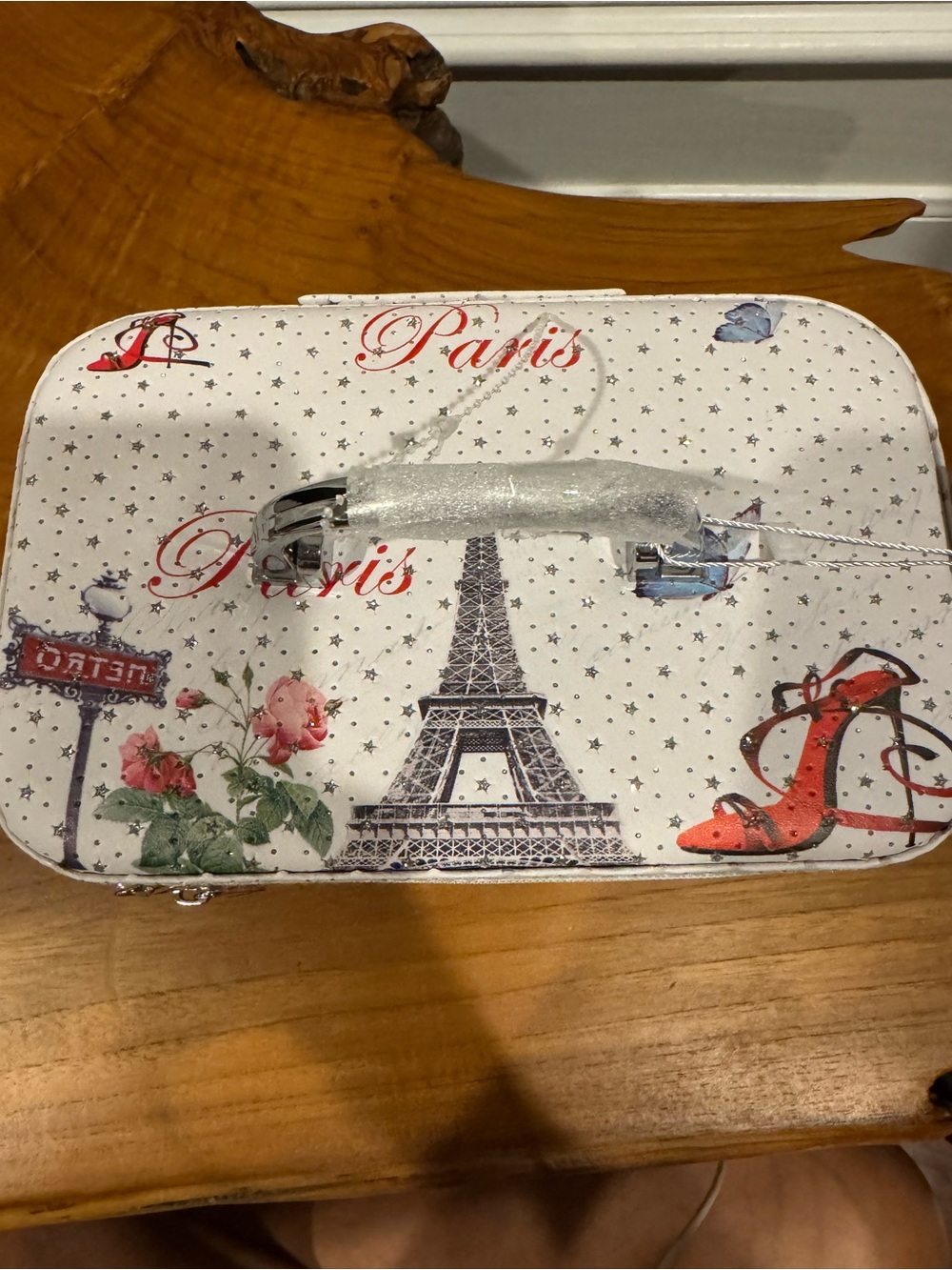 Paris Eiffel Tower Cosmetic Train Case in White 8" Wide x 5 1/2" Tall x 4” Deep - Picture 2 of 10